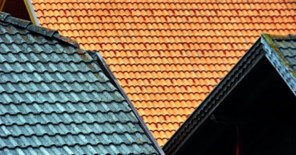 Phoenix Roofing Wood shakes vs shingles